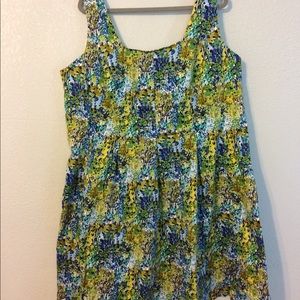 Women’s sun dress lined with pockets